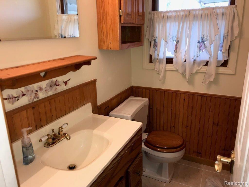 1275 Maple Grove Road Lapeer, MI 48446 - Photo 27 of 39 IMG-6760.JPG