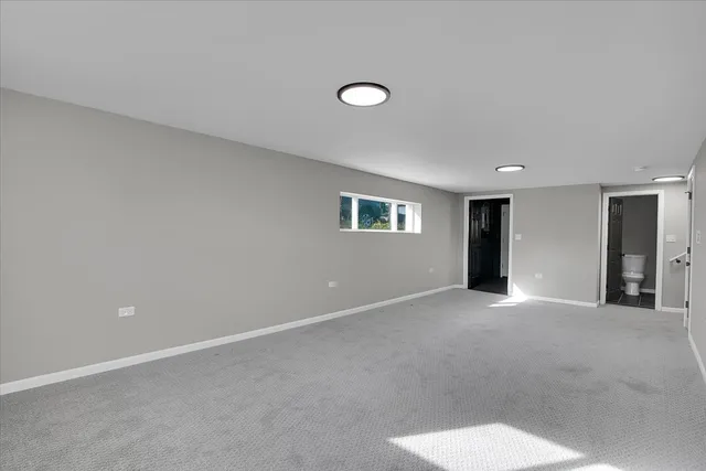 $2,800 | 329 East Jefferson Street, Bensenville, IL 60106