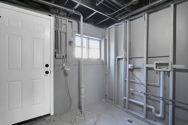 $2,800 | 329 East Jefferson Street, Bensenville, IL 60106