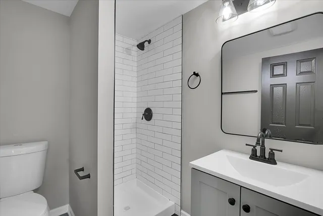 $2,800 | 329 East Jefferson Street, Bensenville, IL 60106