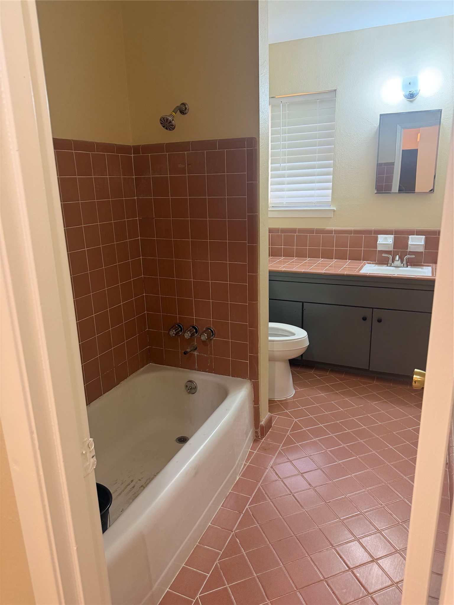 7335 Tanager Street Houston, TX 77074 - Photo 12 of 15