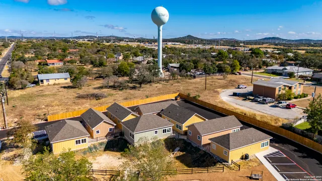 $1,600 | 705 Fifth Street, Unit B, Comfort, TX 78013