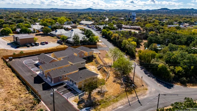 $1,600 | 705 Fifth Street, Unit B, Comfort, TX 78013