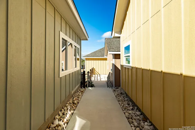 $1,600 | 705 Fifth Street, Unit B, Comfort, TX 78013