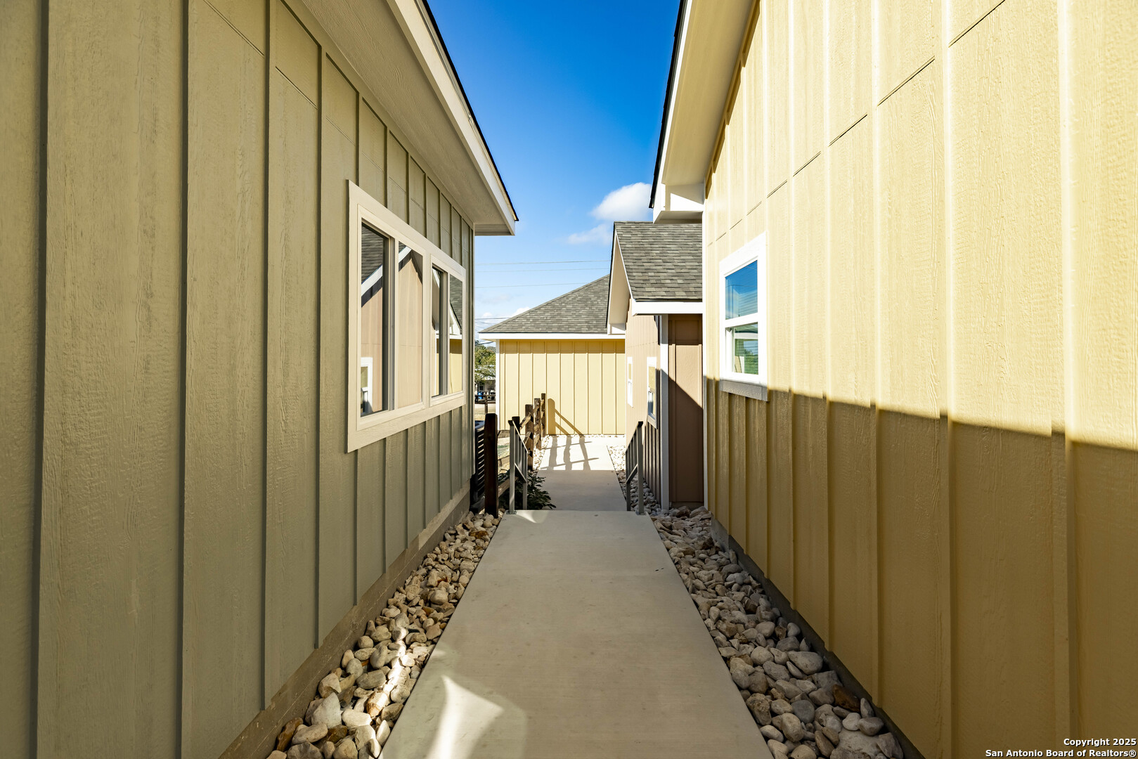 705 Fifth Street, Unit B Comfort, TX 78013 - Photo 2 of 30