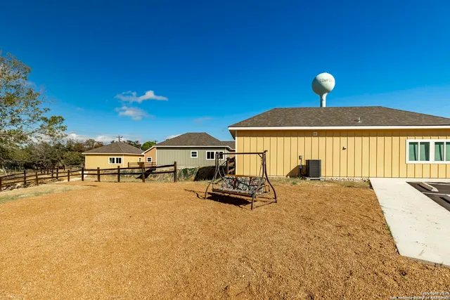 $1,600 | 705 Fifth Street, Unit B, Comfort, TX 78013