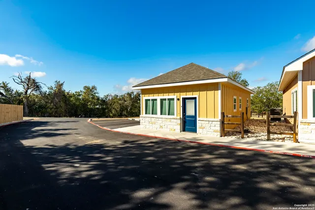 $1,600 | 705 Fifth Street, Unit B, Comfort, TX 78013