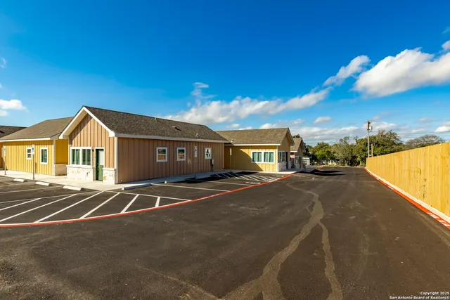 $1,600 | 705 Fifth Street, Unit B, Comfort, TX 78013