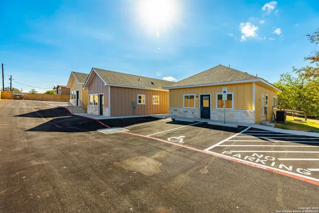 $1,600 | 705 Fifth Street, Unit B, Comfort, TX 78013