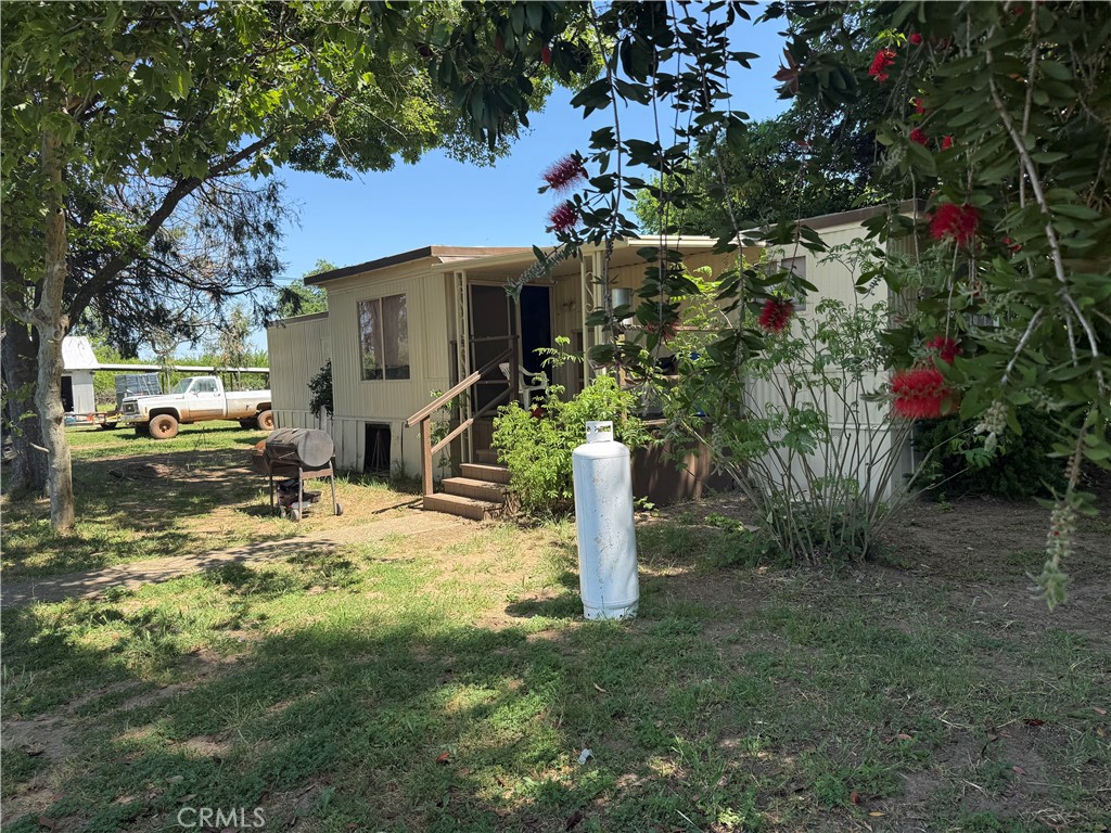 355 Obrien Avenue Gridley, CA 95948 - Photo 4 of 27 a view of a outdoor space