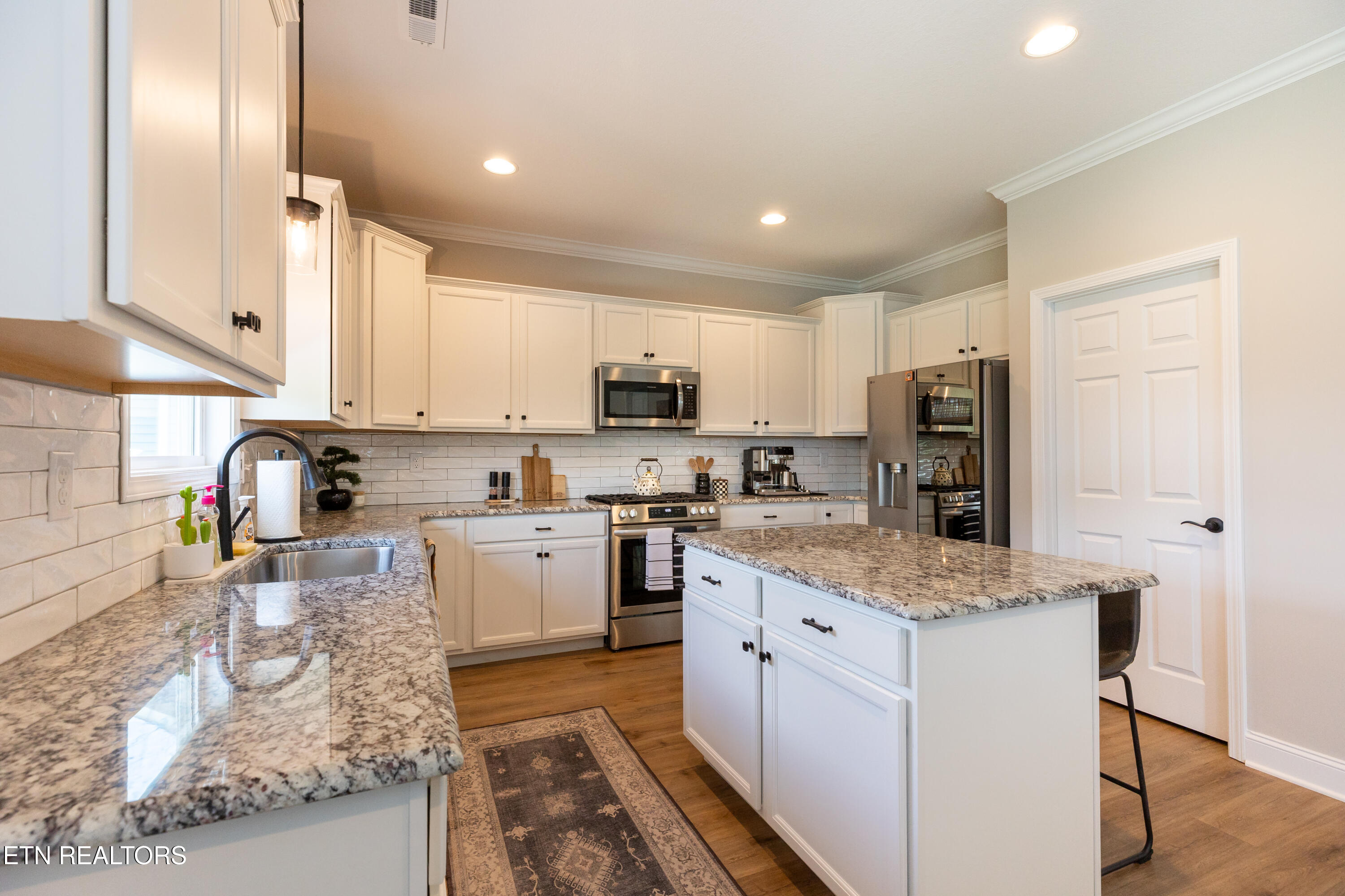 117 Songberry Street Oak Ridge, TN 37830 - Photo 8 of 23 joywildflowerphotography--16