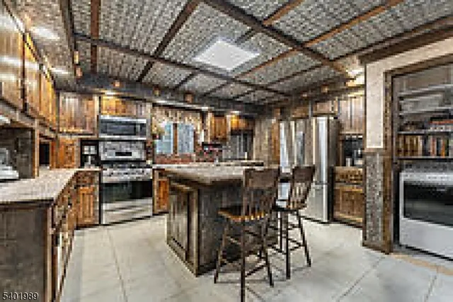 $499,900 | 1 Wojcicki Drive, Hampton, NJ 08827