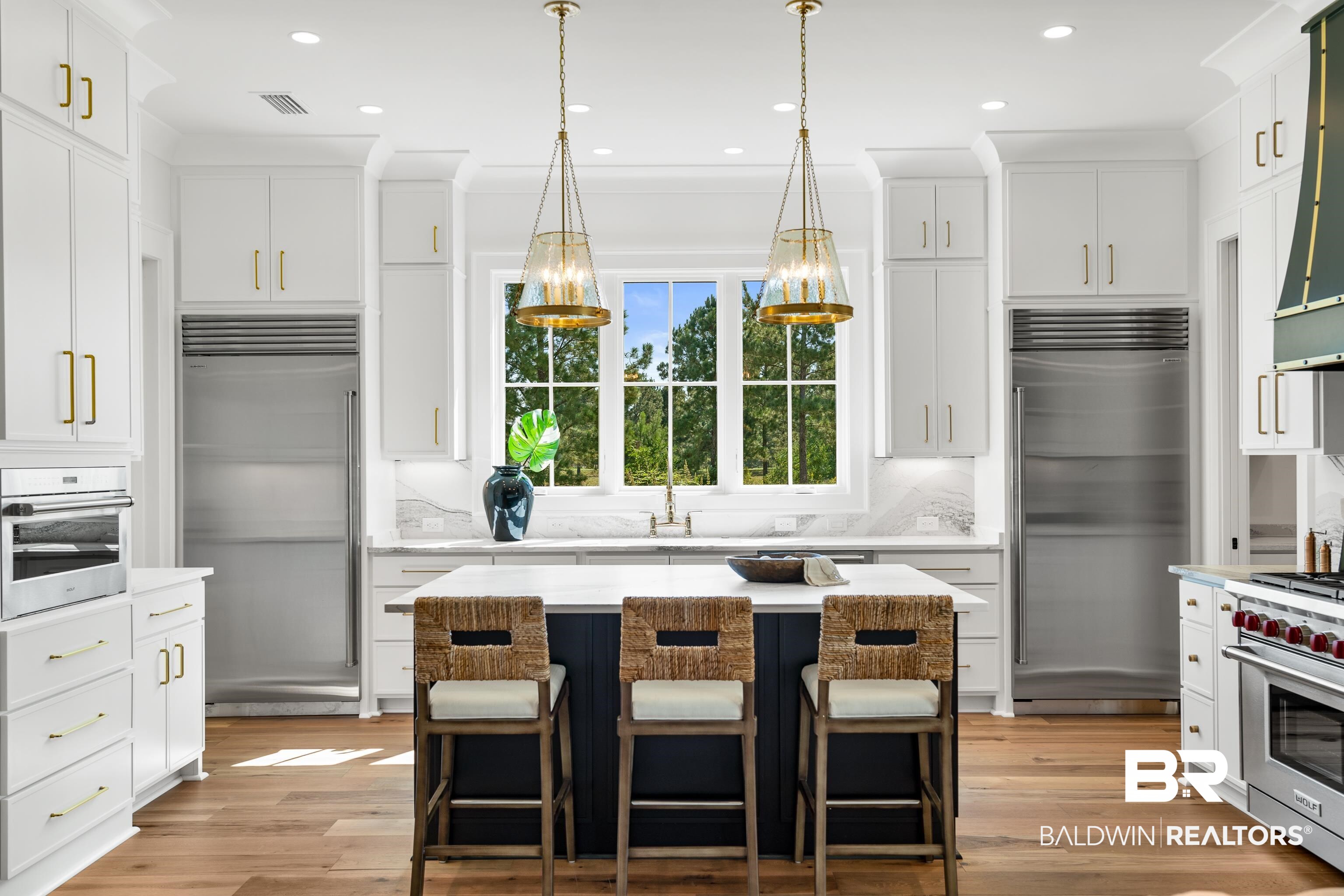 601 Teton Rdg Road Fairhope, AL 36532 - Photo 9 of 59 Magnificent Kitchen with Center Island Bar