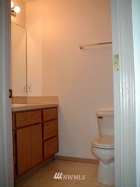 12116 Alexander Road Everett, WA 98204 - Photo 10 of 16 a bathroom with a toilet and a sink