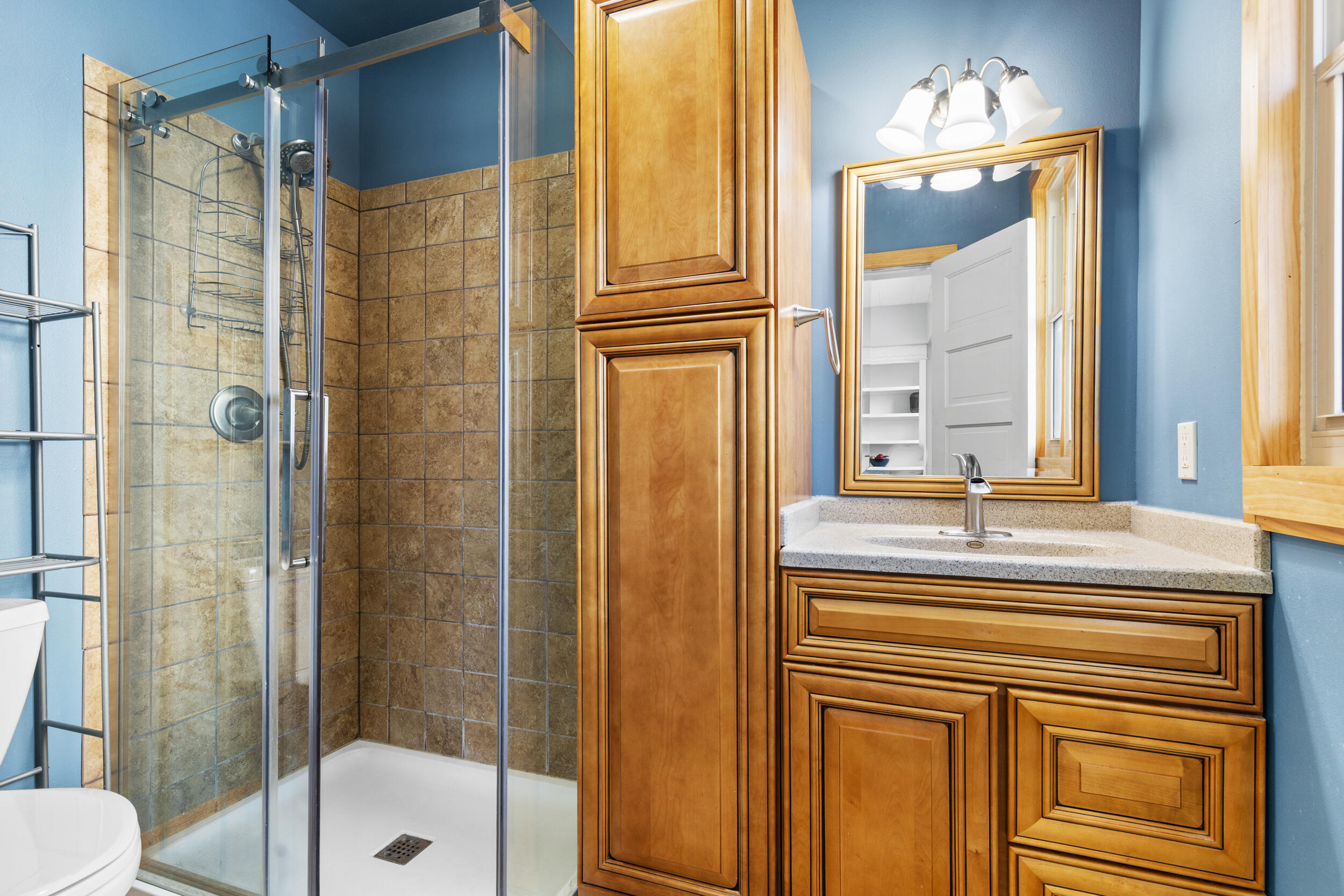 2135 South 14th Street Sheboygan, WI 53081 - Photo 7 of 36 Full bath on Lower