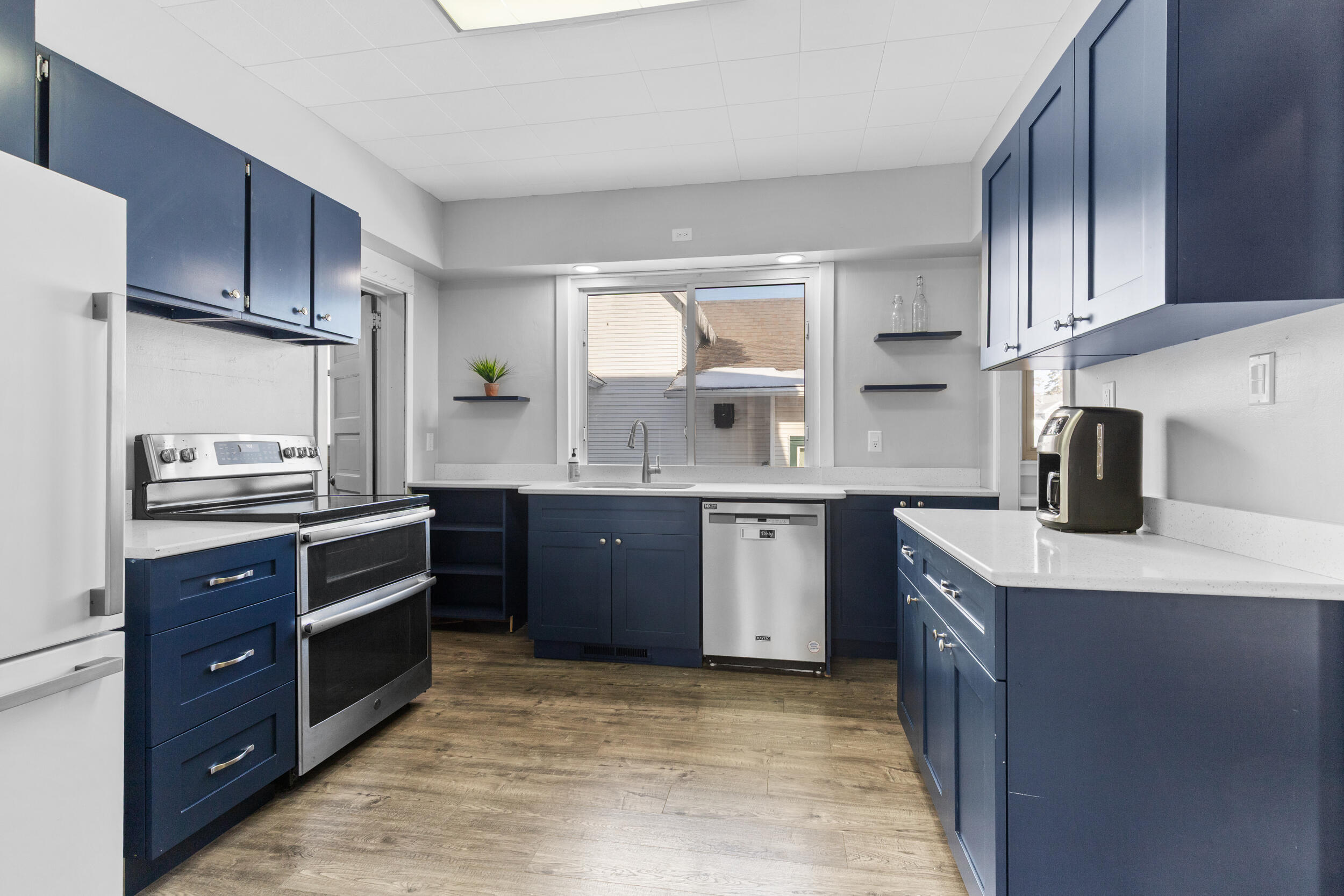 2135 South 14th Street Sheboygan, WI 53081 - Photo 8 of 36 Kitchen