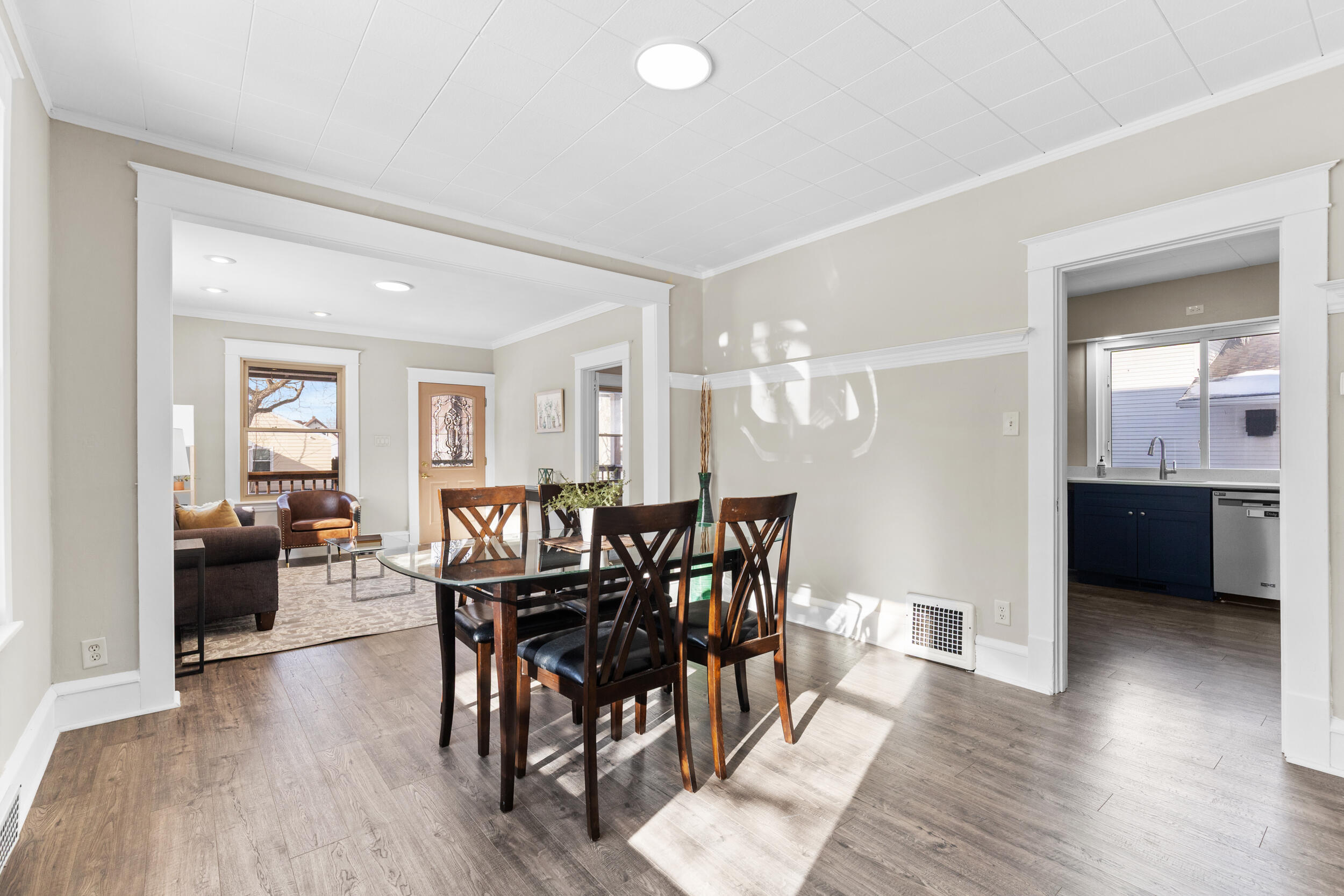 2135 South 14th Street Sheboygan, WI 53081 - Photo 5 of 36 Dining room/ Living Room