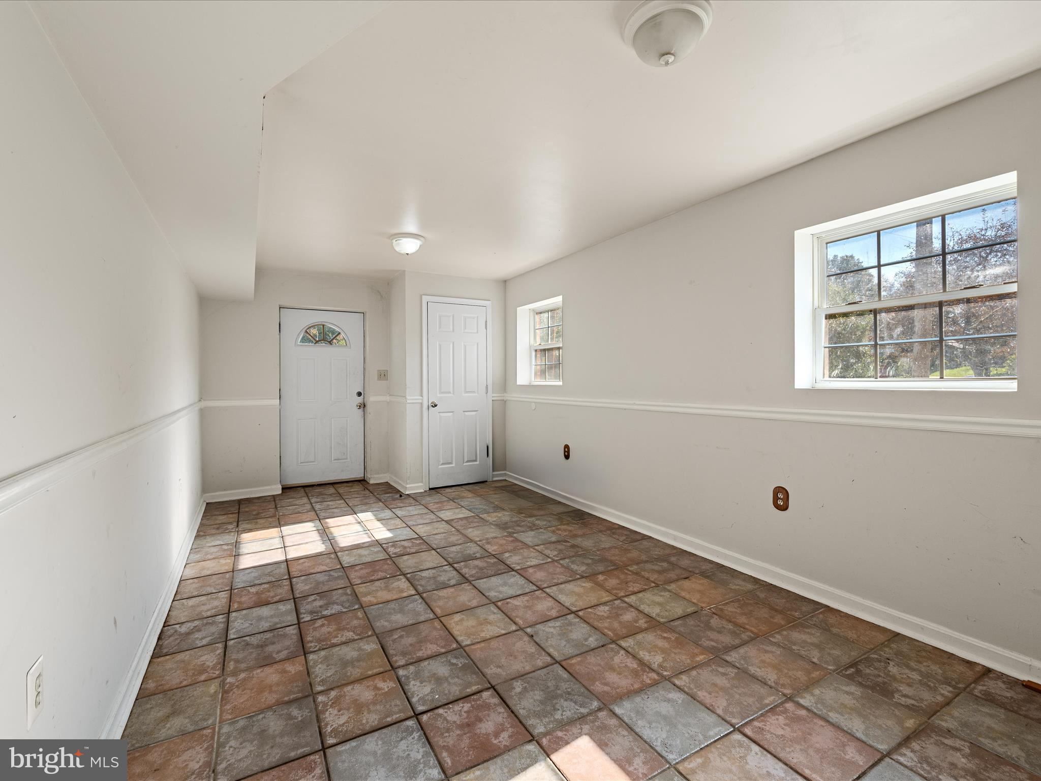 521 East 11th Avenue Ranson, WV 25438 - Photo 24 of 41 a view of an empty room and window