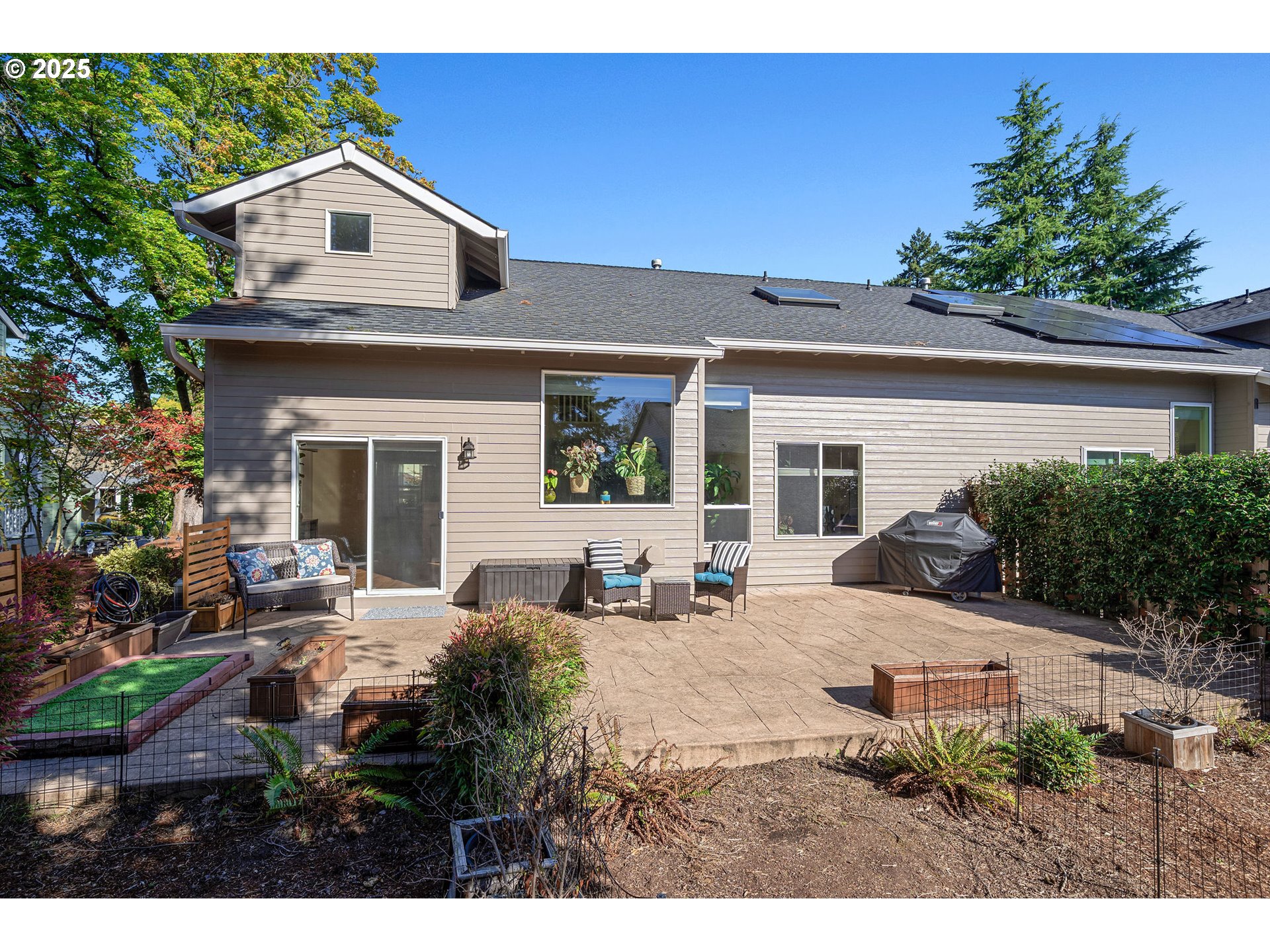 8654 Northeast Rockspring Street Hillsboro, OR 97006 - Photo 30 of 35 Patio