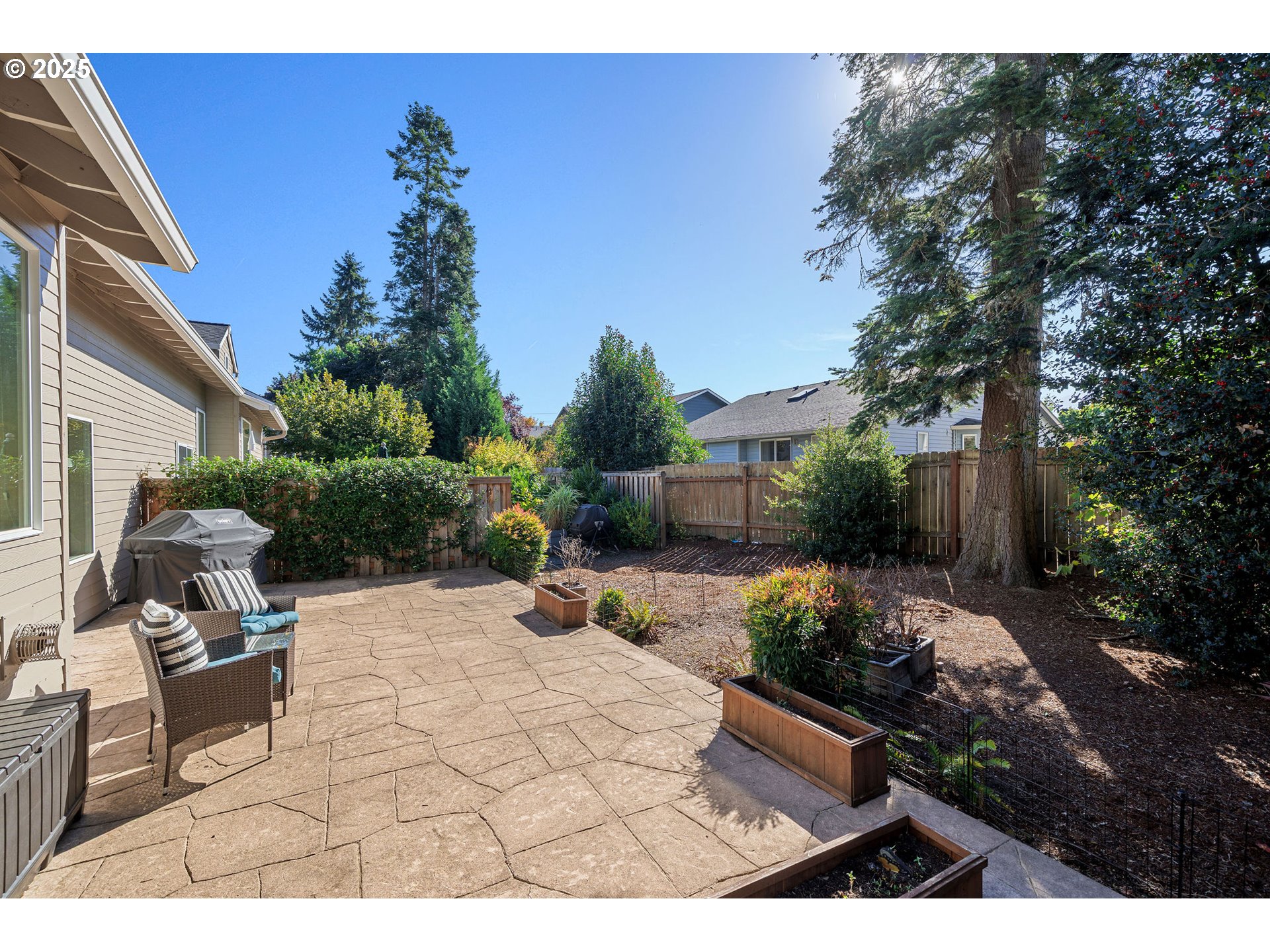 8654 Northeast Rockspring Street Hillsboro, OR 97006 - Photo 32 of 35 Patio
