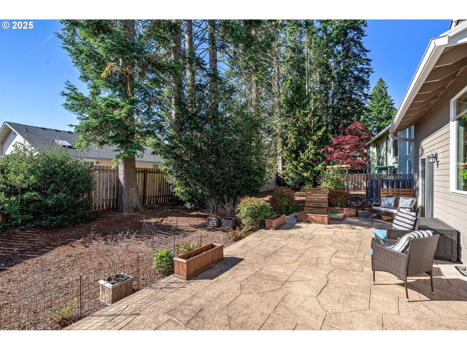 8654 Northeast Rockspring Street Hillsboro, OR 97006 - Photo 34 of 35 Patio