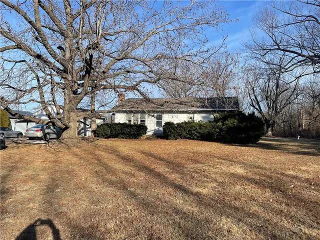 $325,000 | 7619 Twilight Lane, Lenexa, KS 66217