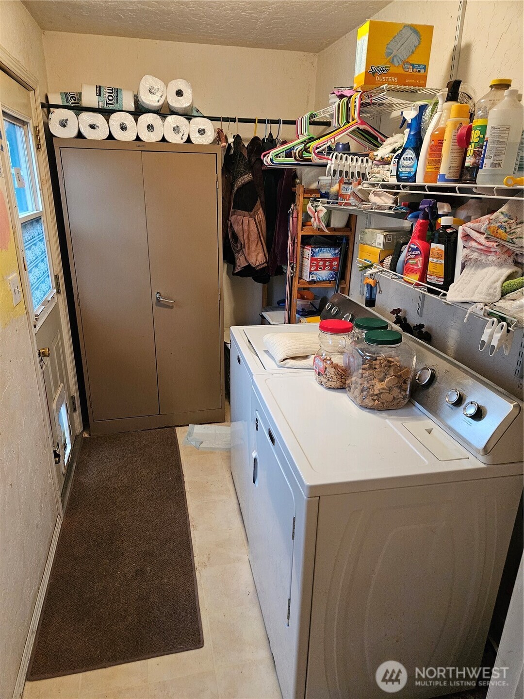 1535 Broad Street Mount Vernon, WA 98274 - Photo 15 of 17 a utility room with dryer and washer