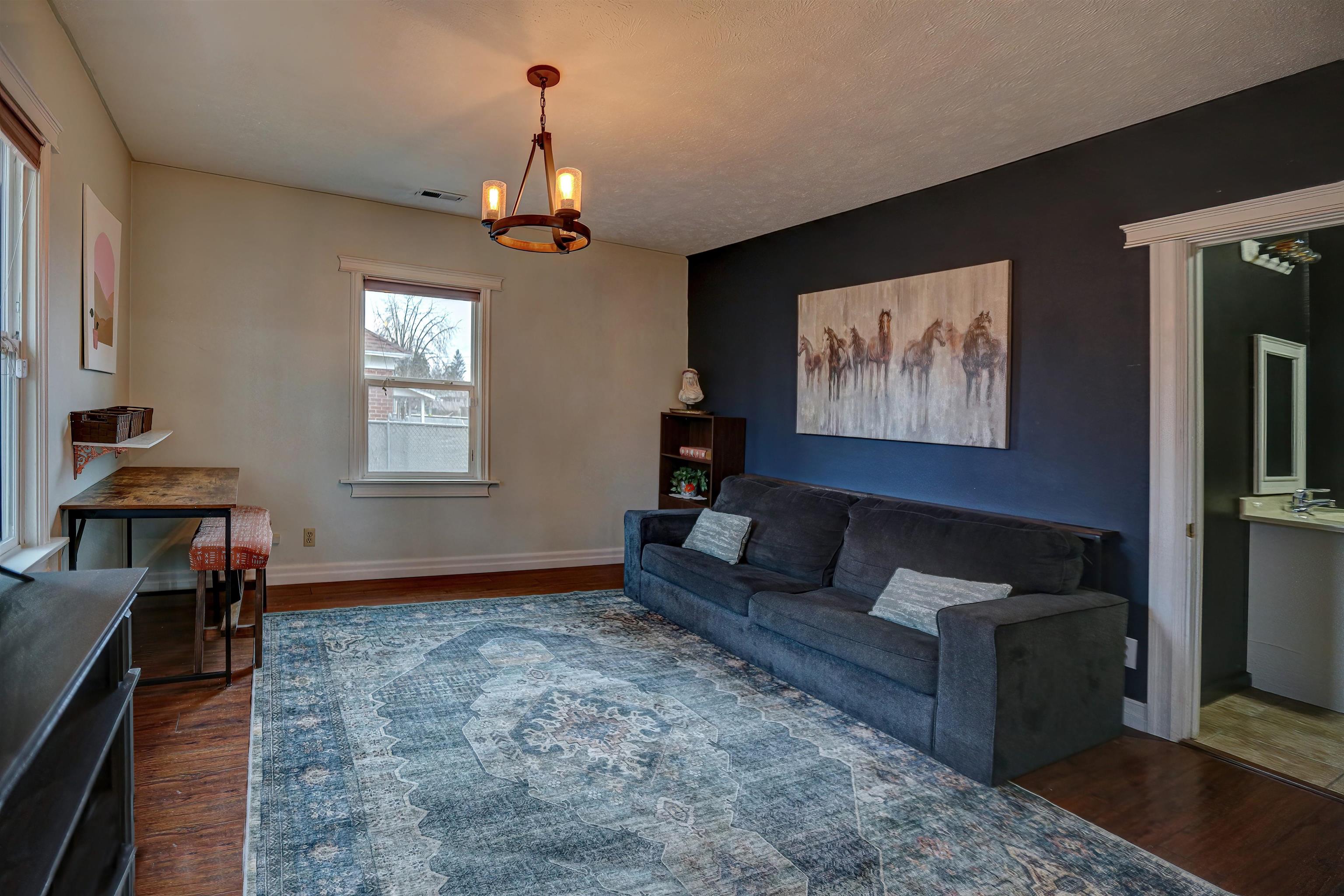 1027 East Wabash Avenue Spokane, WA 99207 - Photo 3 of 28