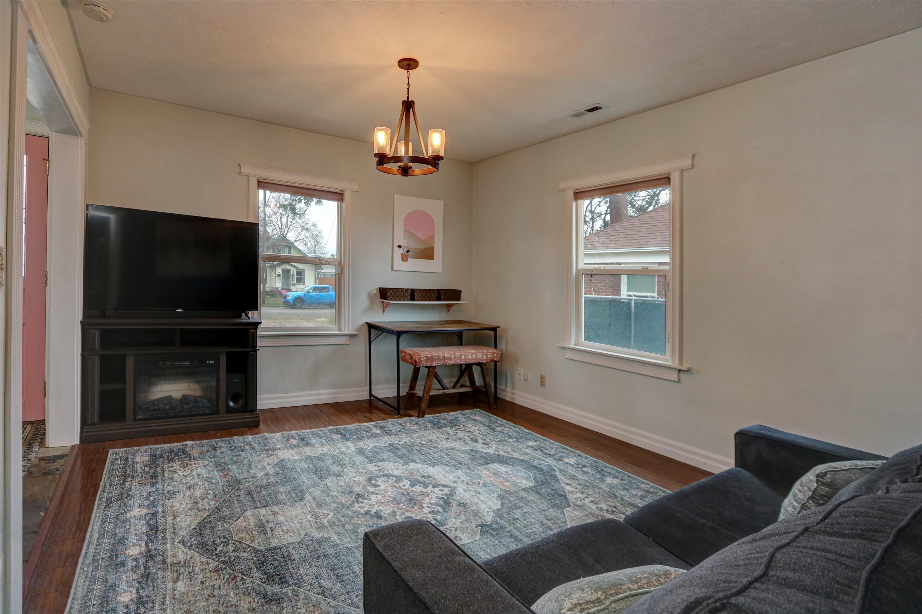 1027 East Wabash Avenue Spokane, WA 99207 - Photo 4 of 28