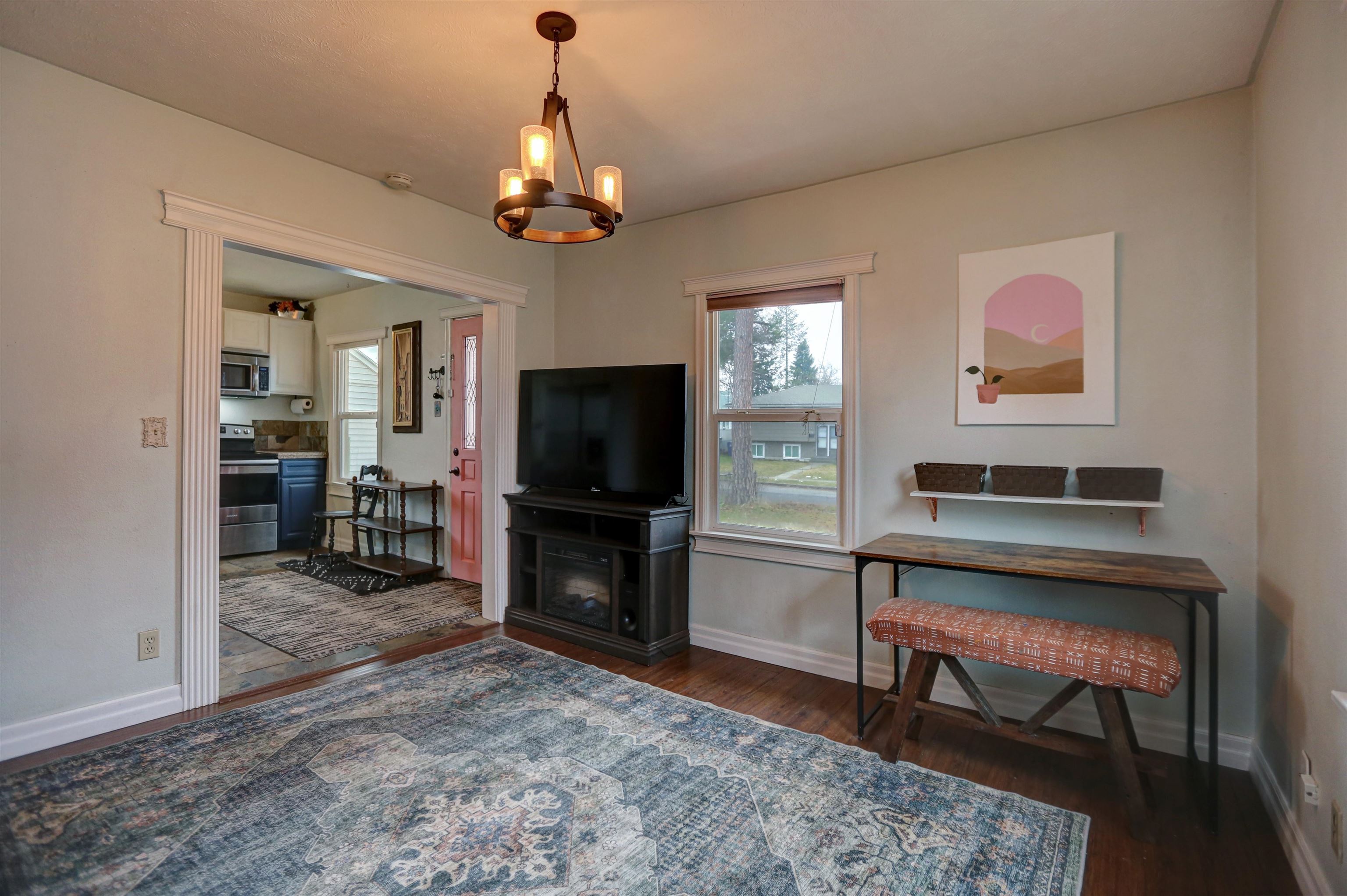 1027 East Wabash Avenue Spokane, WA 99207 - Photo 5 of 28