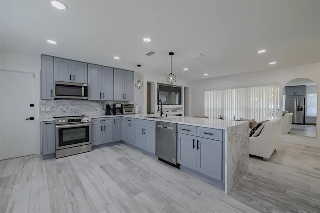 $4,350 | 23700 Lake Hills Drive, Lutz, FL 33559