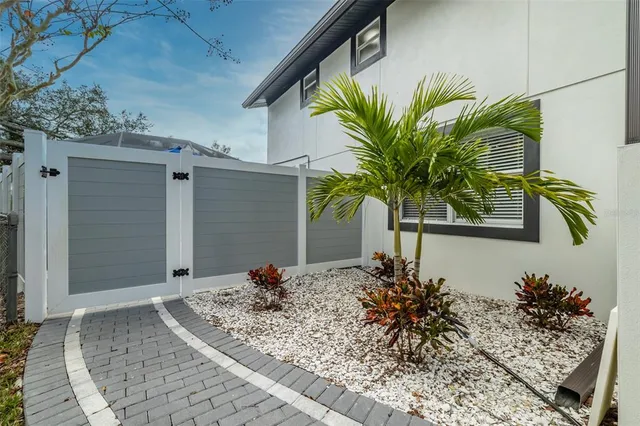 $4,350 | 23700 Lake Hills Drive, Lutz, FL 33559