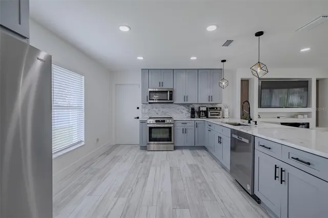 $4,350 | 23700 Lake Hills Drive, Lutz, FL 33559