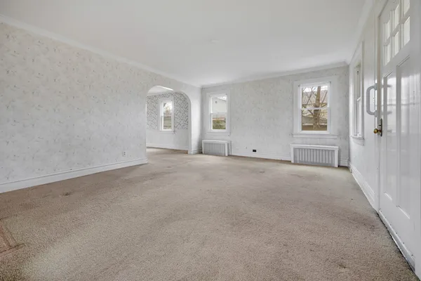 $318,000 | 130 West Washington Street, Villa Park, IL 60181