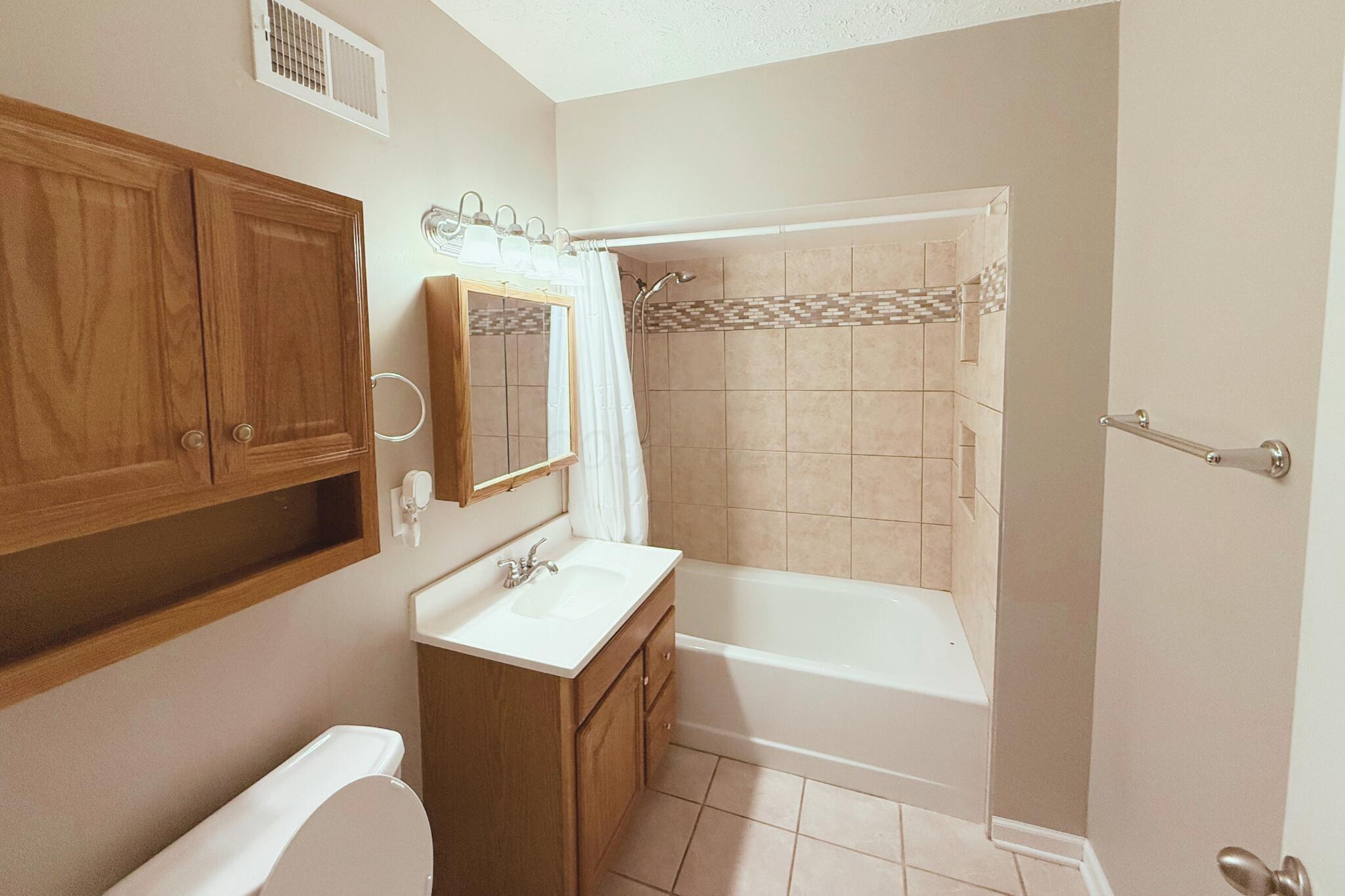 438 Grange Hall Road Dayton, OH 45430 - Photo 19 of 34 Bath 1