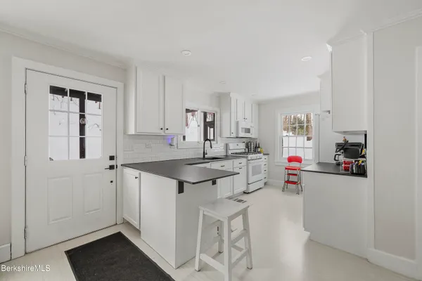 $749,000 | 360 Housatonic Street, Lenox, MA 01240