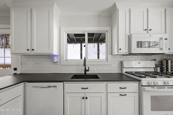 $749,000 | 360 Housatonic Street, Lenox, MA 01240