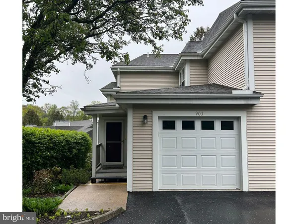 $275,000 | 903 Country Pl Drive, Lancaster, PA 17601