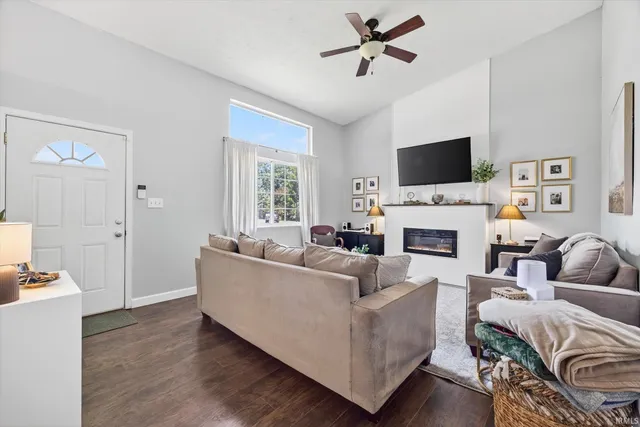 $270,000 | 705 Hanover Glen, Ellettsville, IN 47429