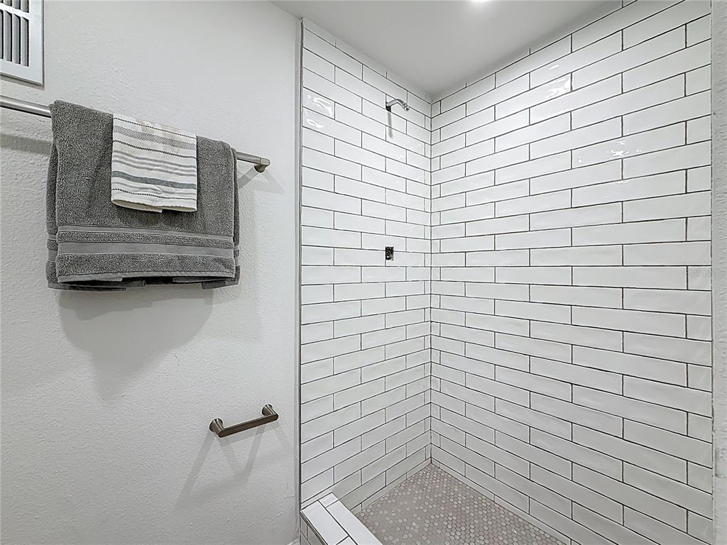 4550 Cove Circle, Unit 106 St. Petersburg, FL 33708 - Photo 18 of 38