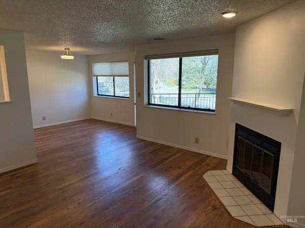 $274,900 | 3695 South Gekeler Lane, Unit 17, Boise, ID 83706