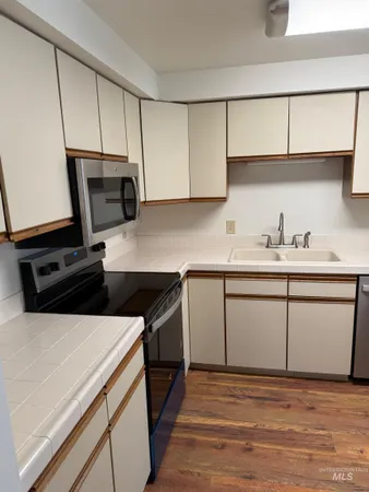 $274,900 | 3695 South Gekeler Lane, Unit 17, Boise, ID 83706