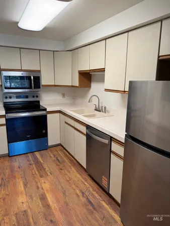 $274,900 | 3695 South Gekeler Lane, Unit 17, Boise, ID 83706
