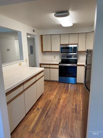 $274,900 | 3695 South Gekeler Lane, Unit 17, Boise, ID 83706