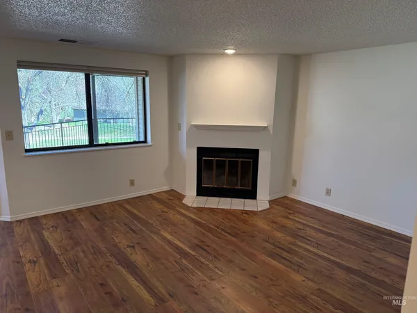 $274,900 | 3695 South Gekeler Lane, Unit 17, Boise, ID 83706