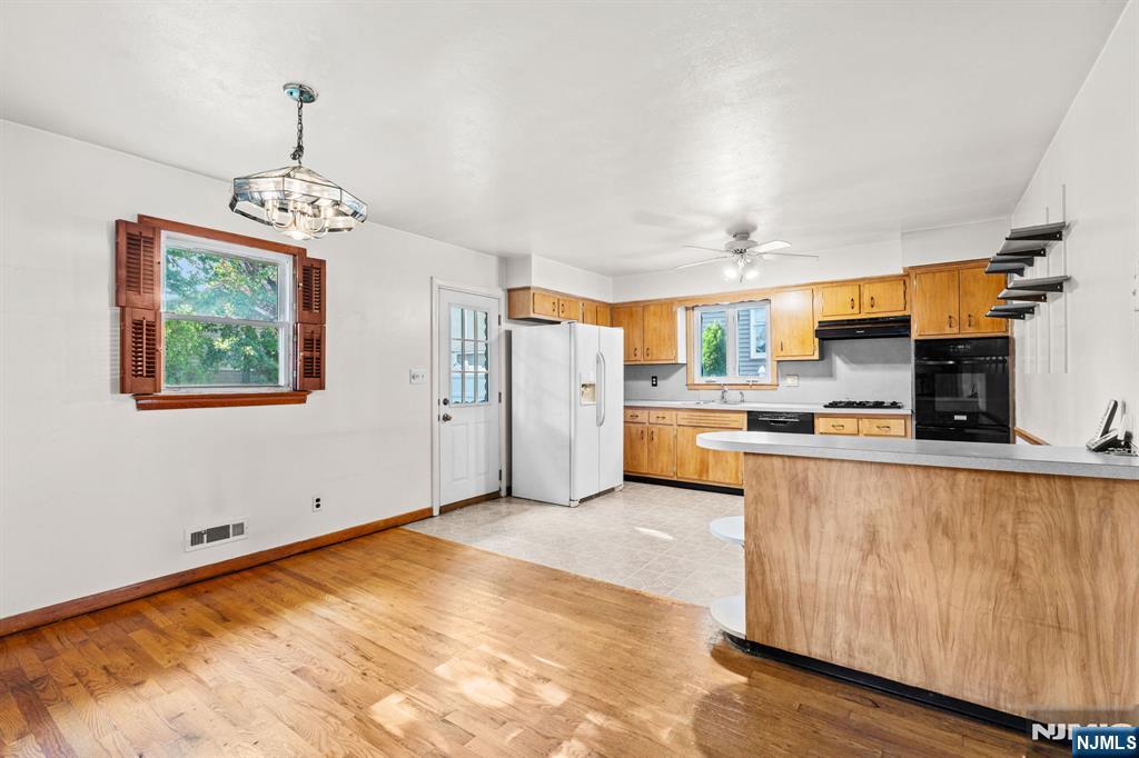 78 Garden Street Wood-Ridge, NJ 07075 - Photo 4 of 32 Gallery Image 4