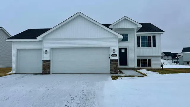 $374,900 | 1526 Raccoon Lane, New Richmond, WI 54017