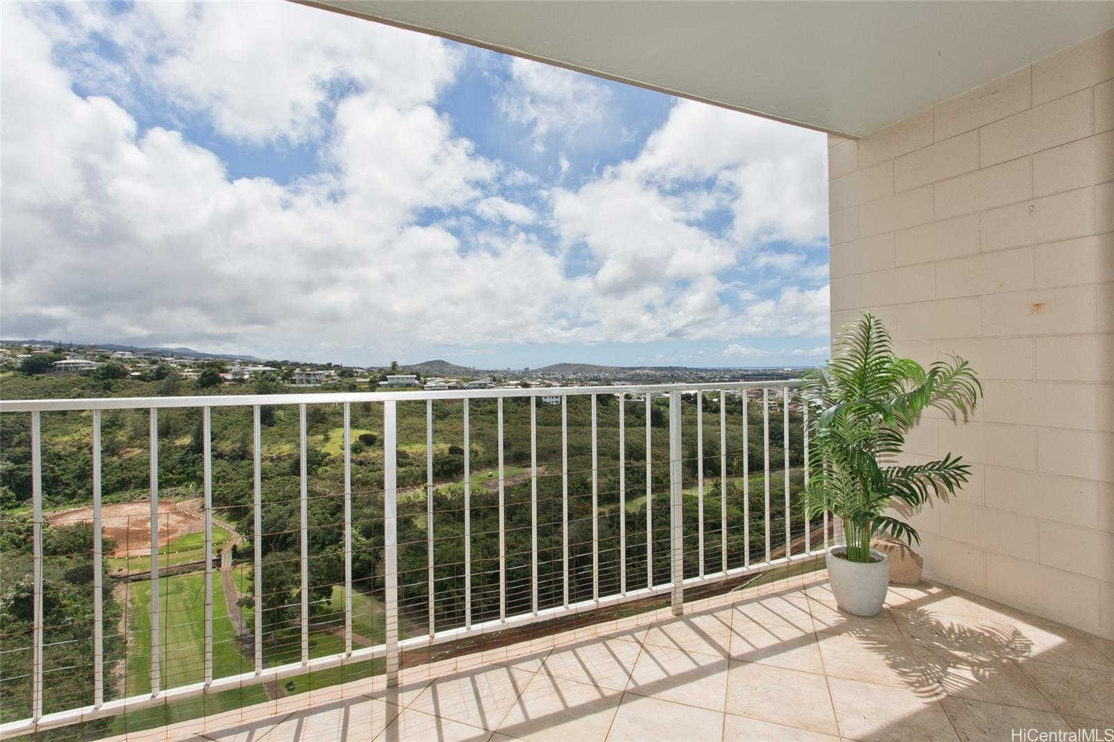 Unobstructed East views towards Honolulu affords you the morning sun and cool breezes.