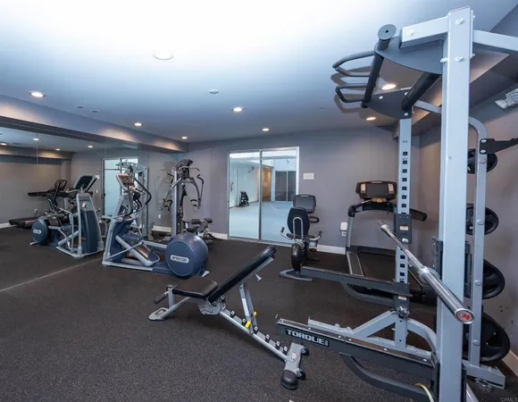 $874,950 | 1101 South Harvard Boulevard, Unit 510, Los Angeles, CA 90006