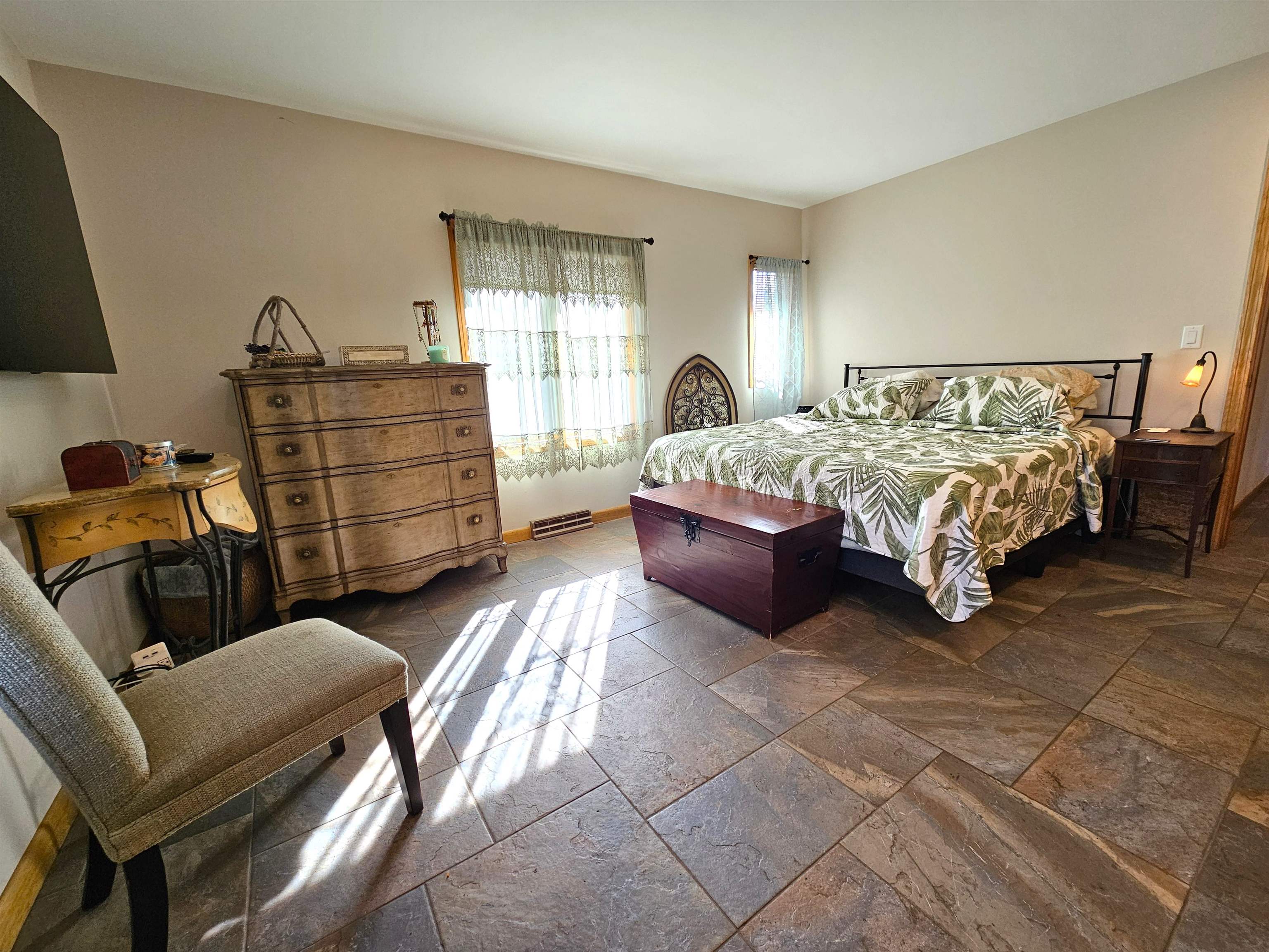 184 Sloan Street Newport, VT 05855 - Photo 17 of 36